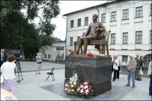 памятник Зворыкину в Муроме